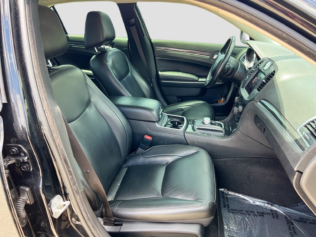 Used 2021 Chrysler 300 Touring L RWD image 27