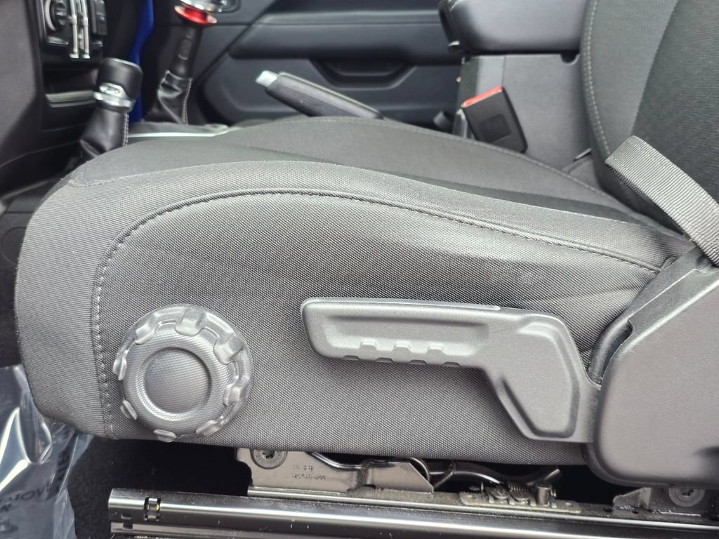 Used 2019 Jeep Wrangler Unlimited Sahara AWD/4WD image 33