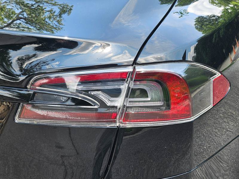 Used 2022 Tesla Model S AWD/4WD image 30