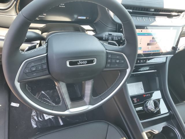 New 2026 Jeep Grand Cherokee L Limited w/ Luxury Tech Group II AWD/4WD image 19