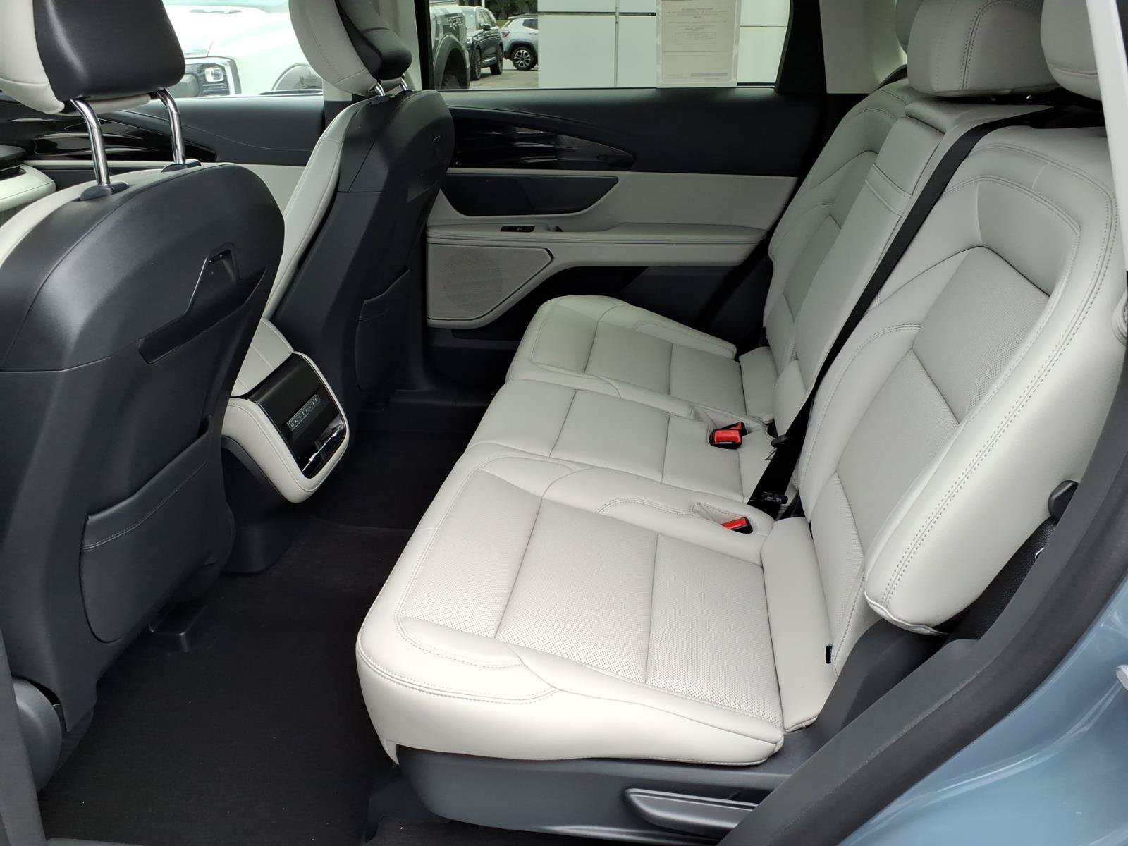 New 2026 Lincoln Nautilus Premier AWD/4WD image 6