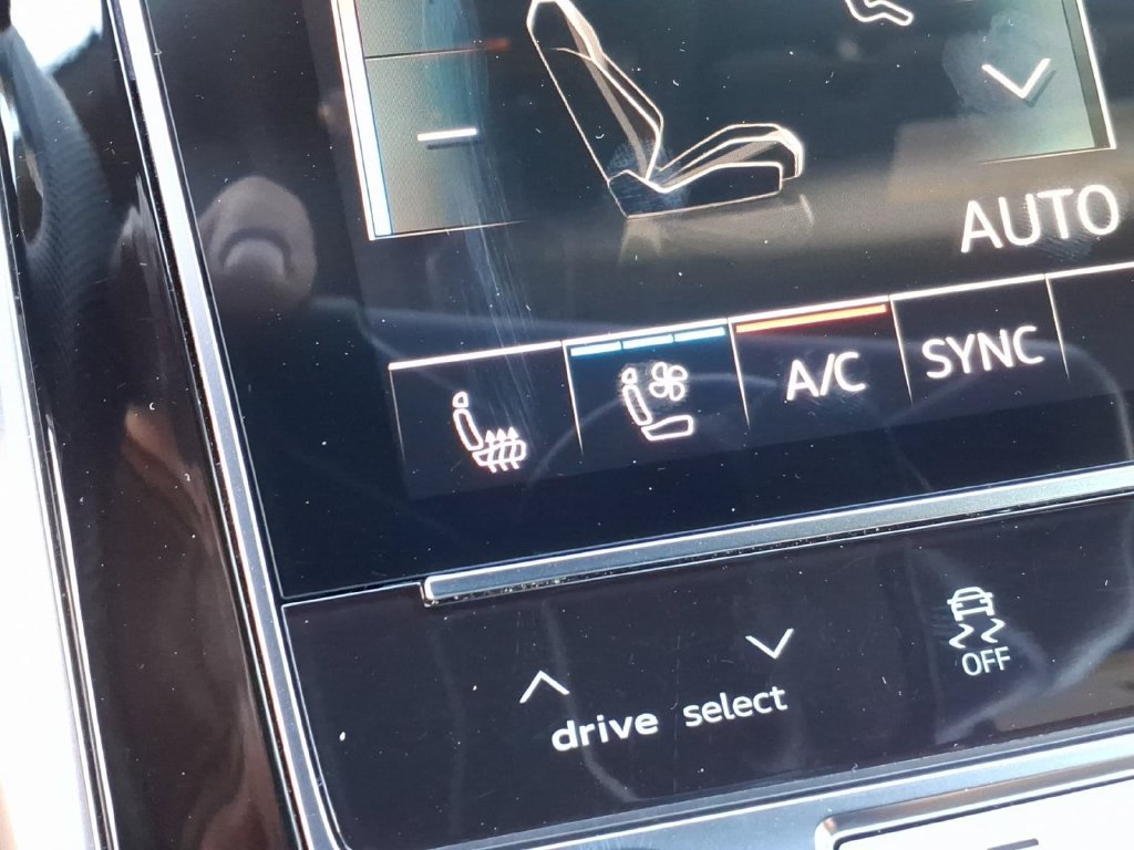 Used 2022 Audi SQ8 Prestige w/ Prestige Package AWD/4WD image 9