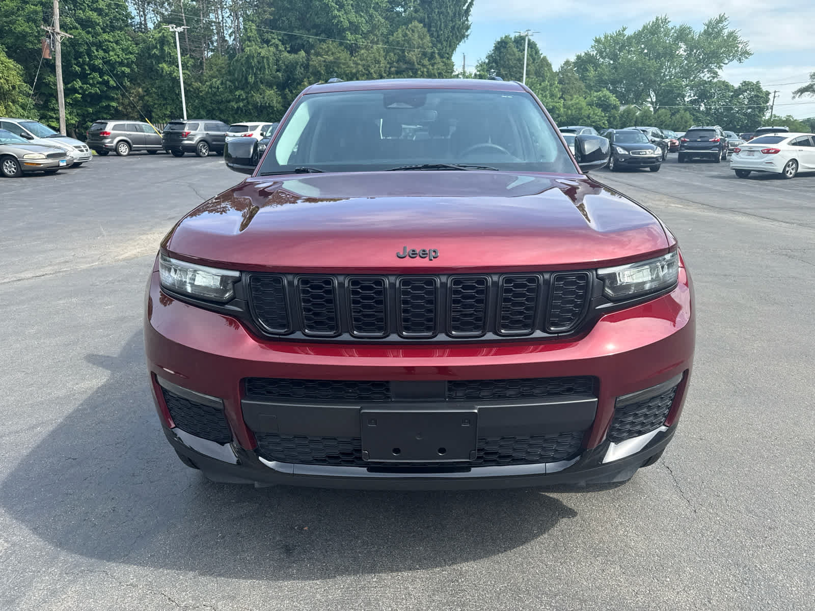 Used 2023 Jeep Grand Cherokee L Limited w/ Black Appearance Package AWD/4WD image 8