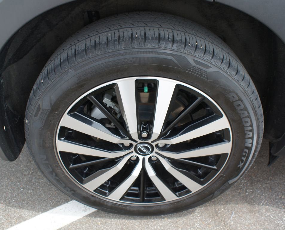 Used 2023 Nissan Pathfinder Platinum w/ Lighting Package (N93) FWD image 27