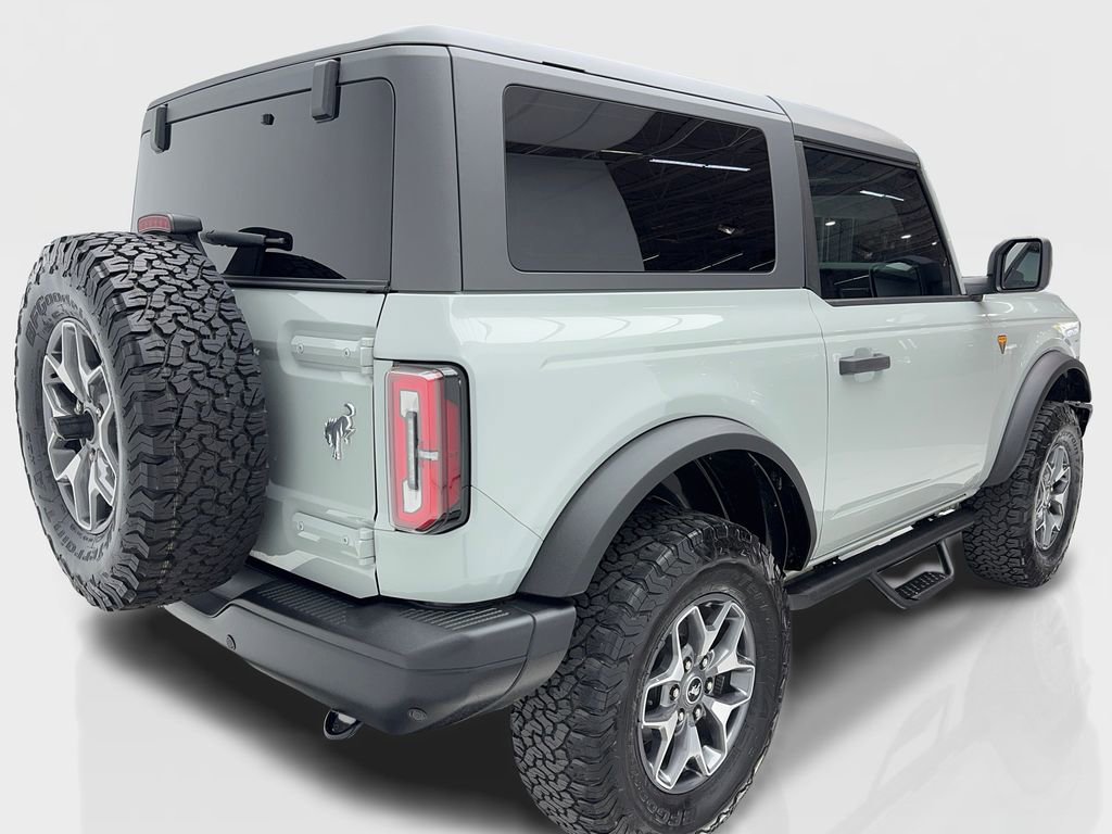 Used 2024 Ford Bronco Badlands image 9