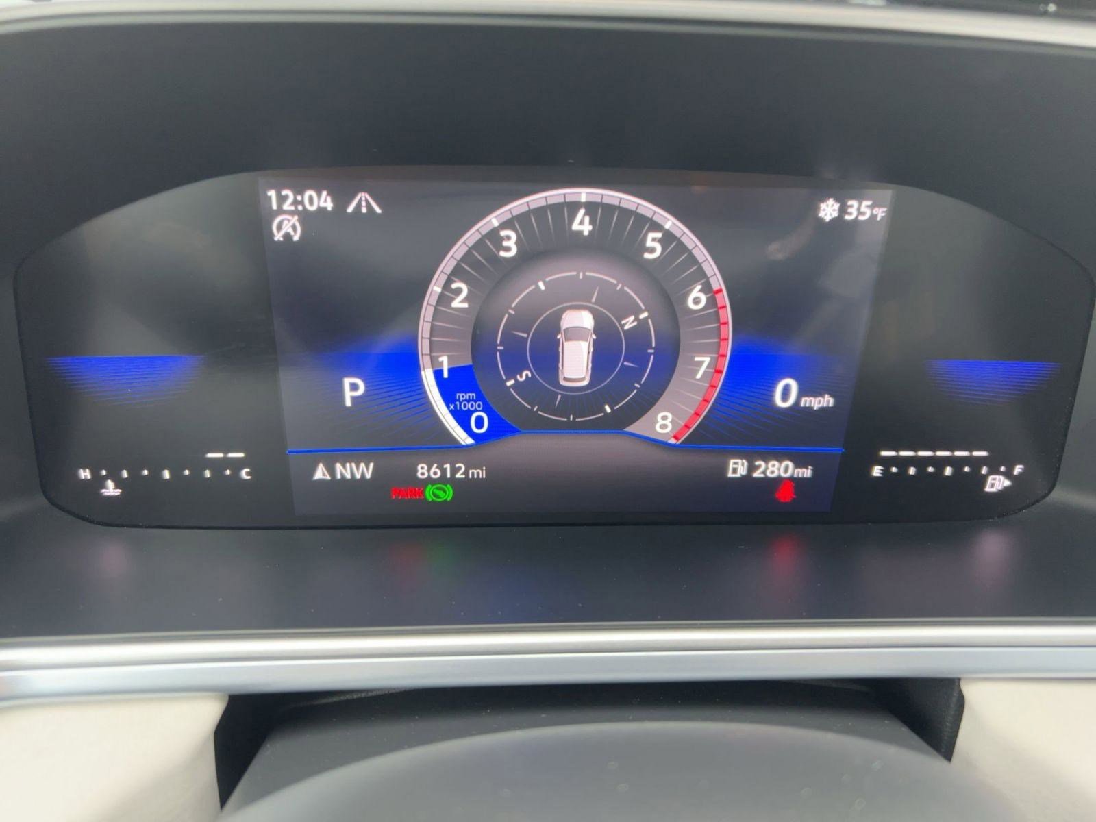 Certified 2025 Volkswagen Taos SE w/ Panoramic Sunroof Package image 18