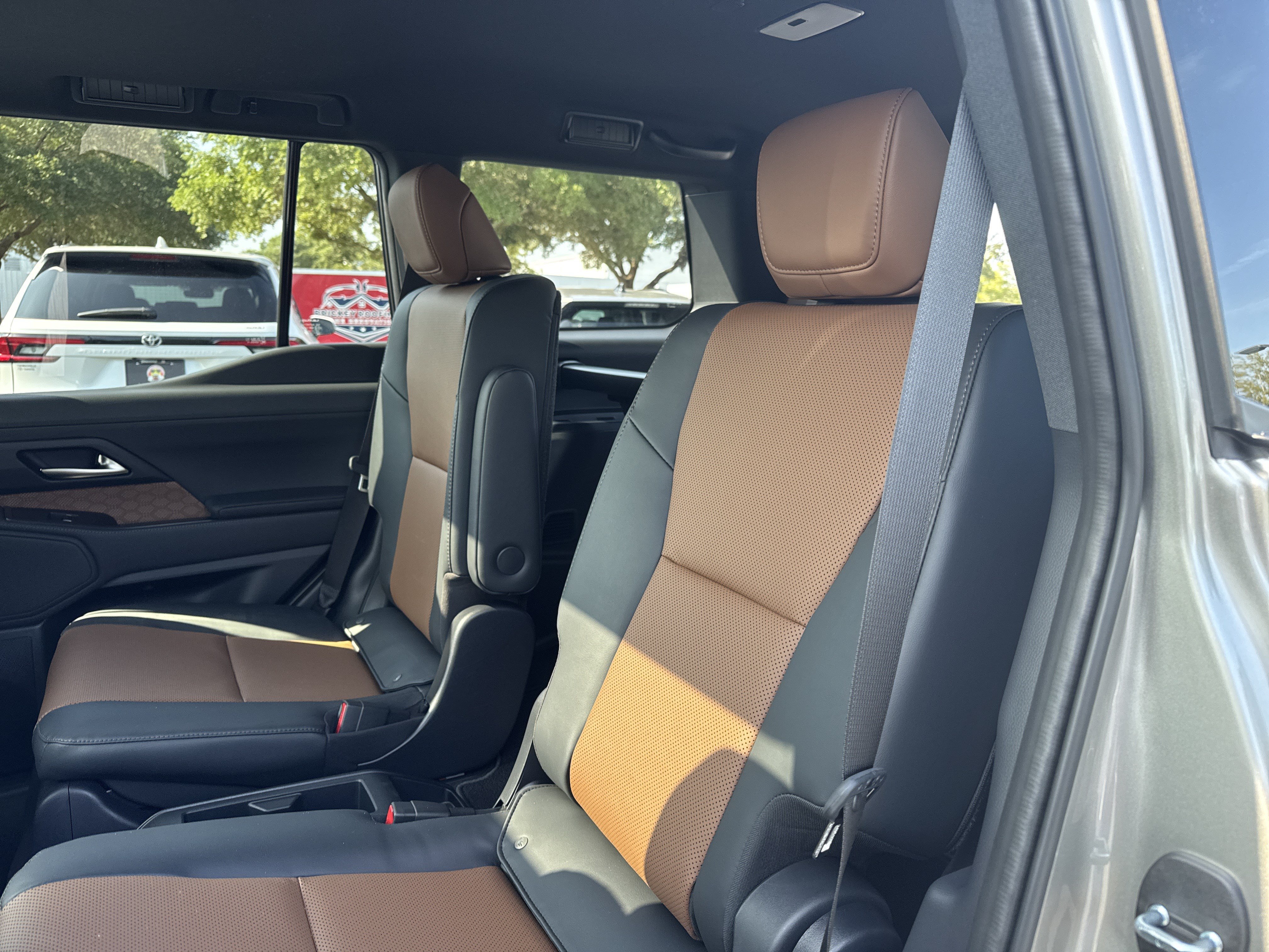 Used 2026 Lexus GX 550 w/ Cold Area Package AWD/4WD image 25