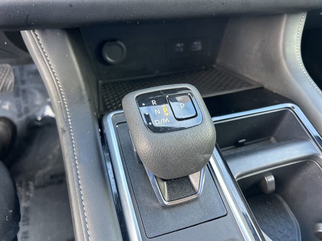 Used 2025 Nissan Pathfinder SV image 14