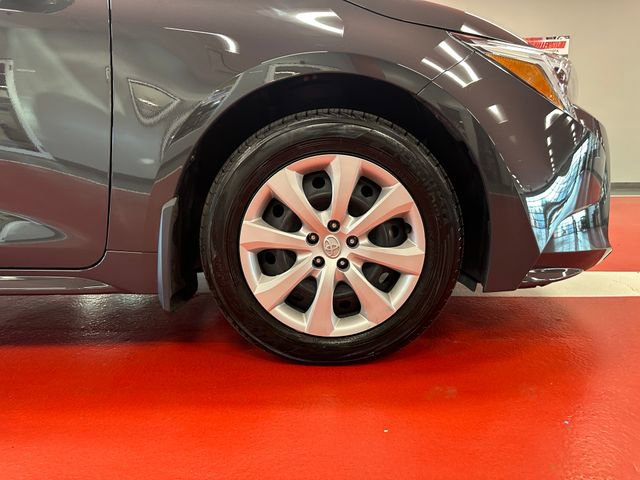 Certified 2025 Toyota Corolla LE FWD image 31