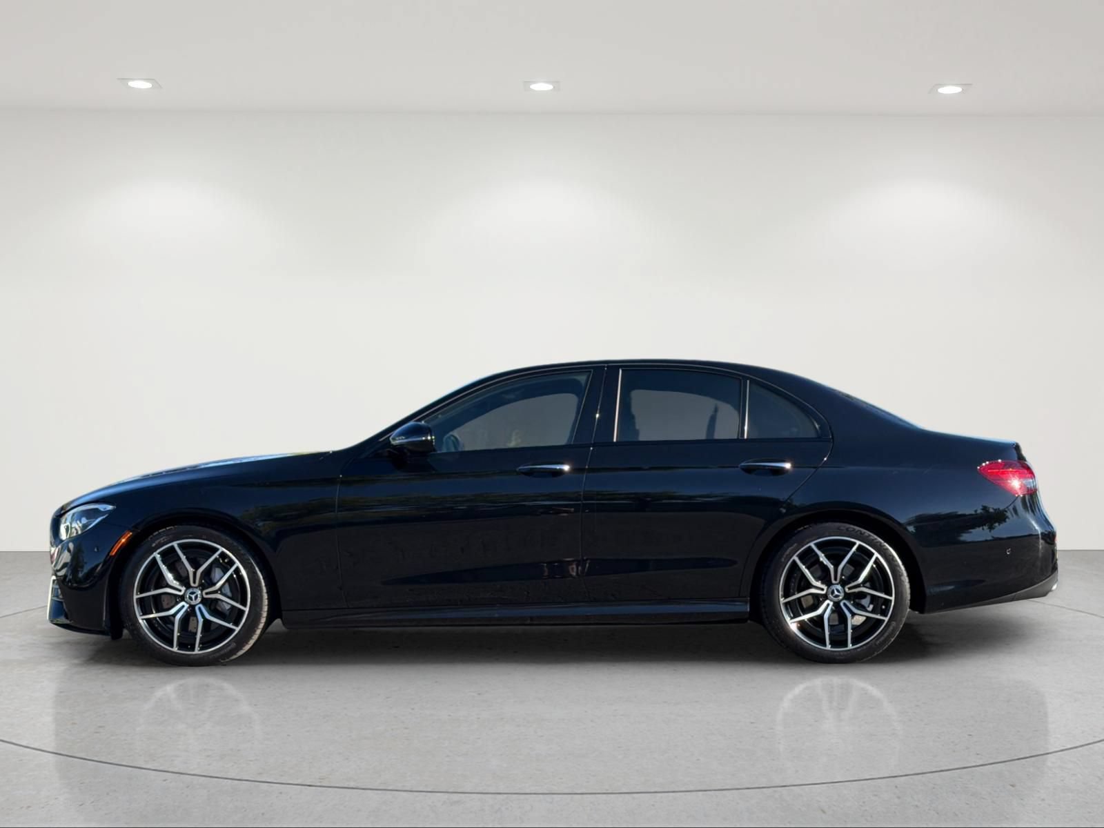 Used 2022 Mercedes-Benz E 350 Sedan image 2
