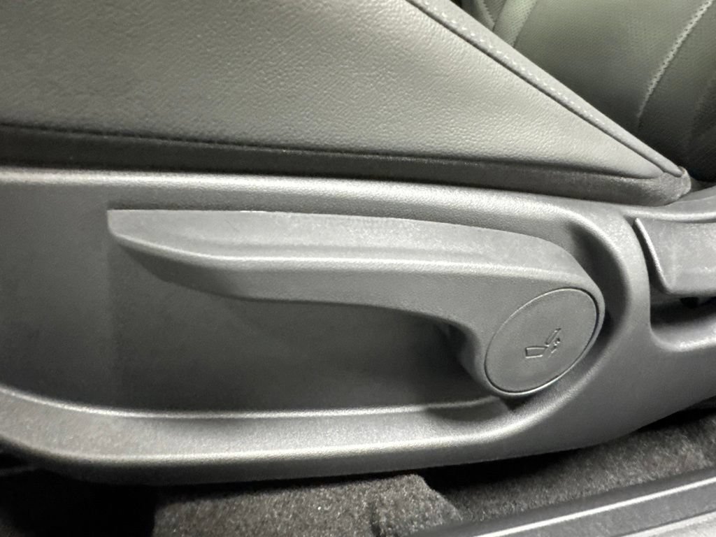 New 2026 Hyundai Elantra SEL Sport FWD image 11