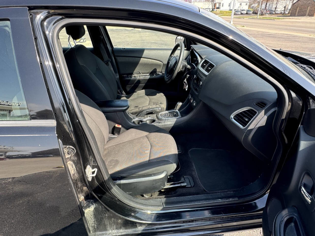 Used 2011 Dodge Avenger Express image 25