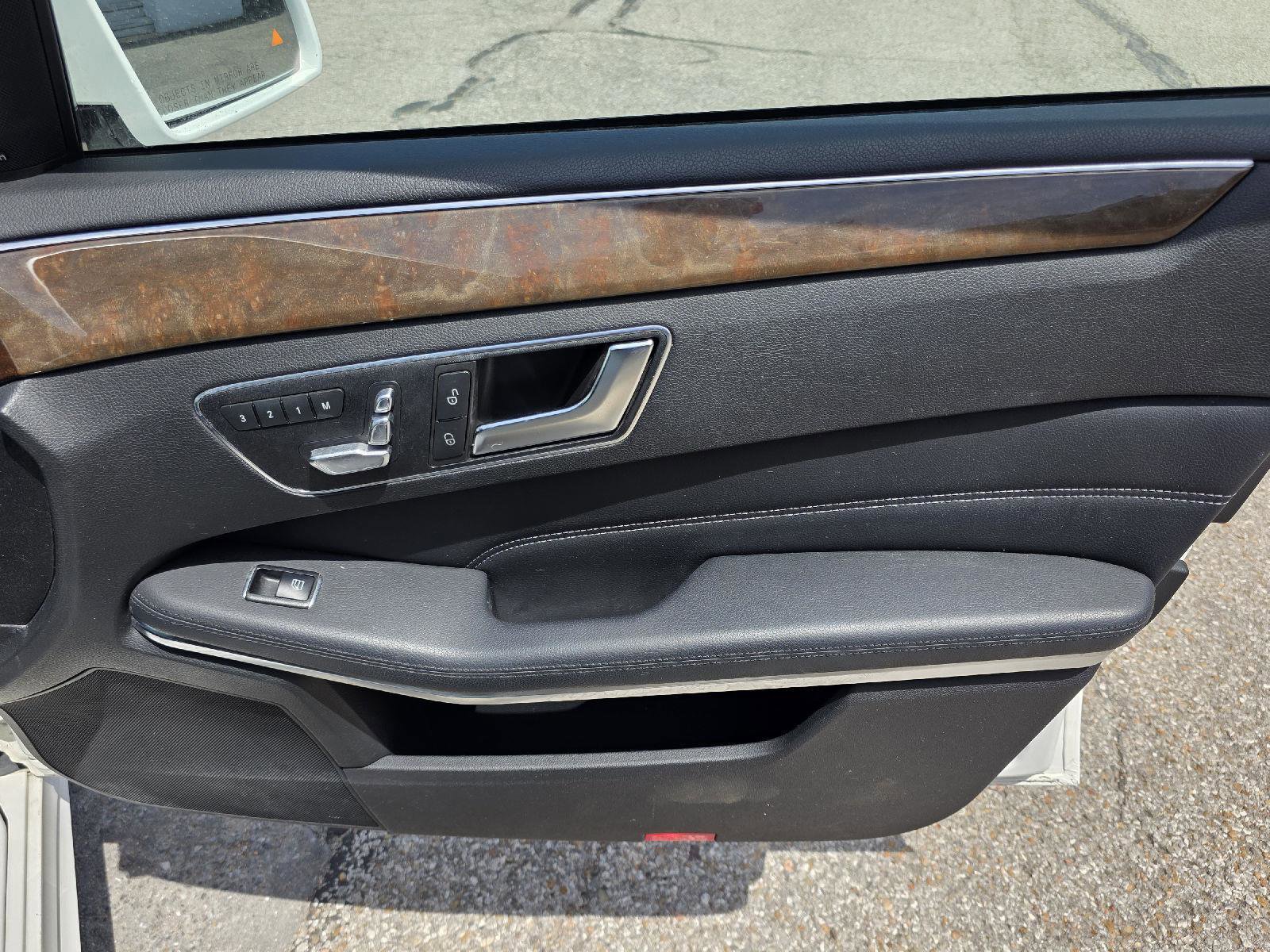 Used 2016 Mercedes-Benz E 350 Sedan w/ Premium Package image 28