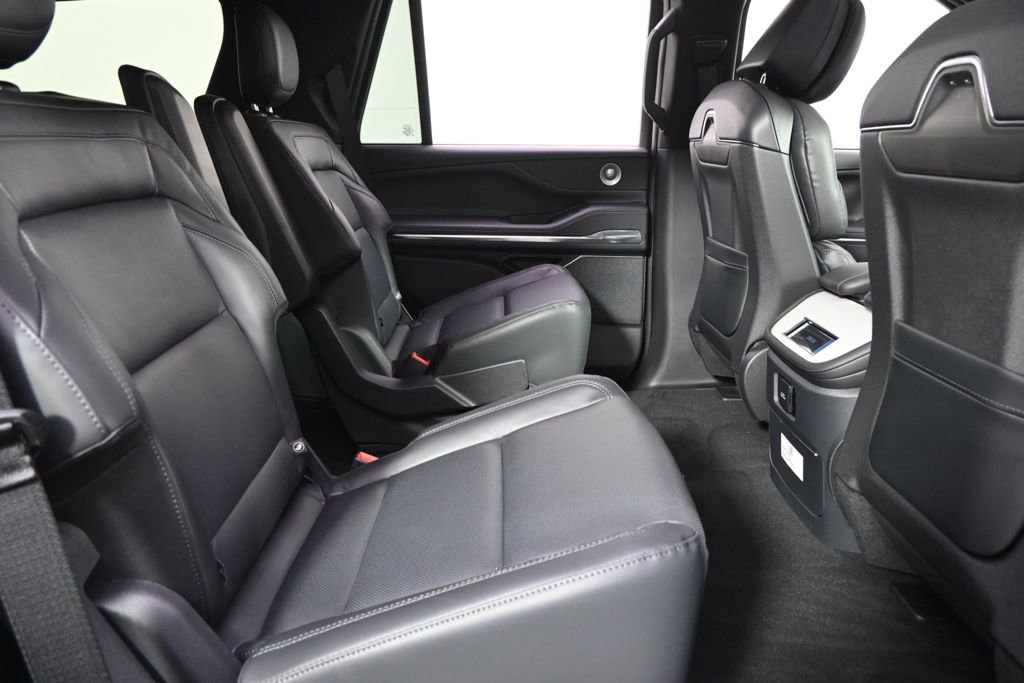 New 2026 Lincoln Navigator Reserve image 18