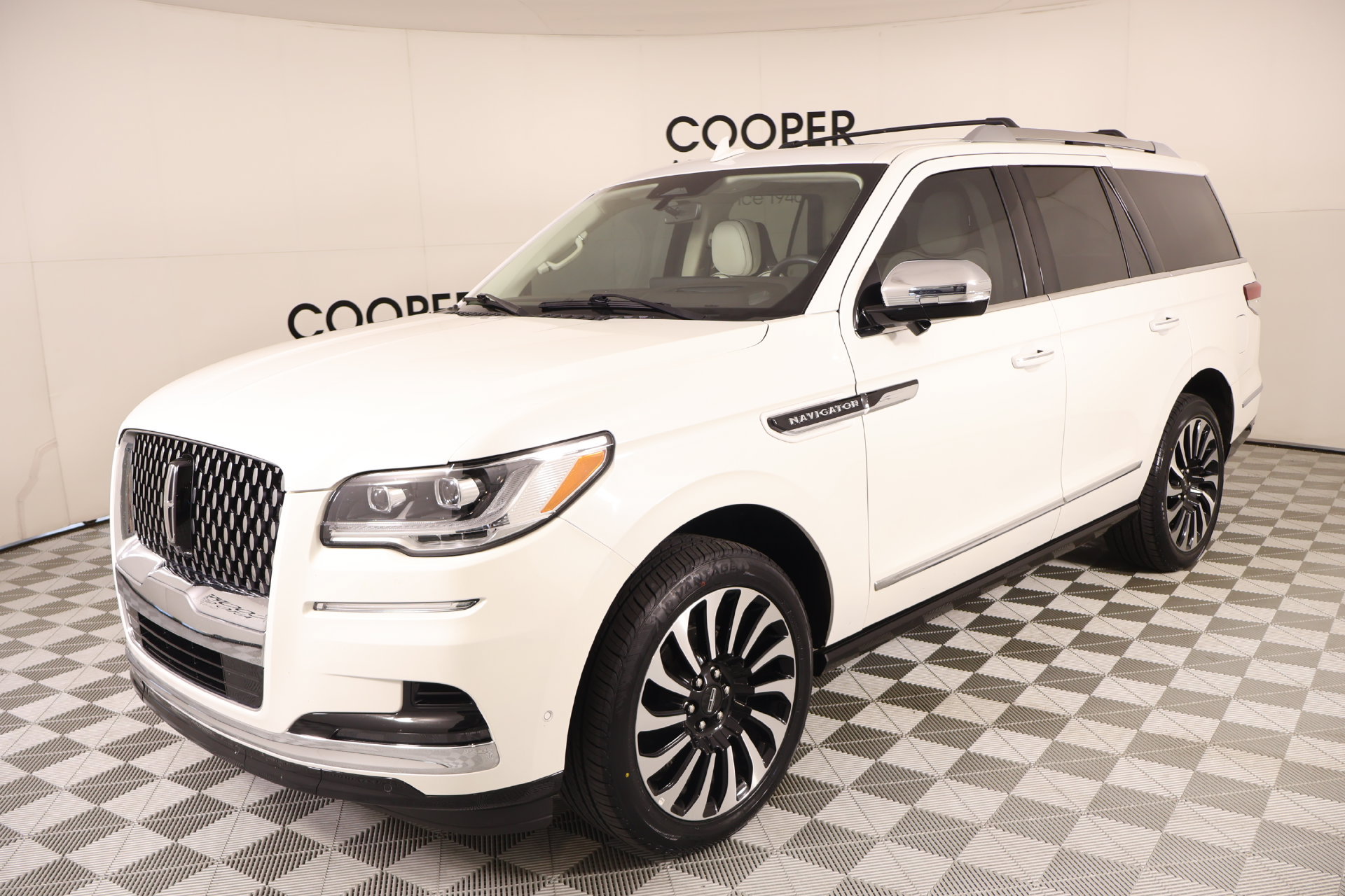 Used 2024 Lincoln Navigator Black Label AWD/4WD image 10