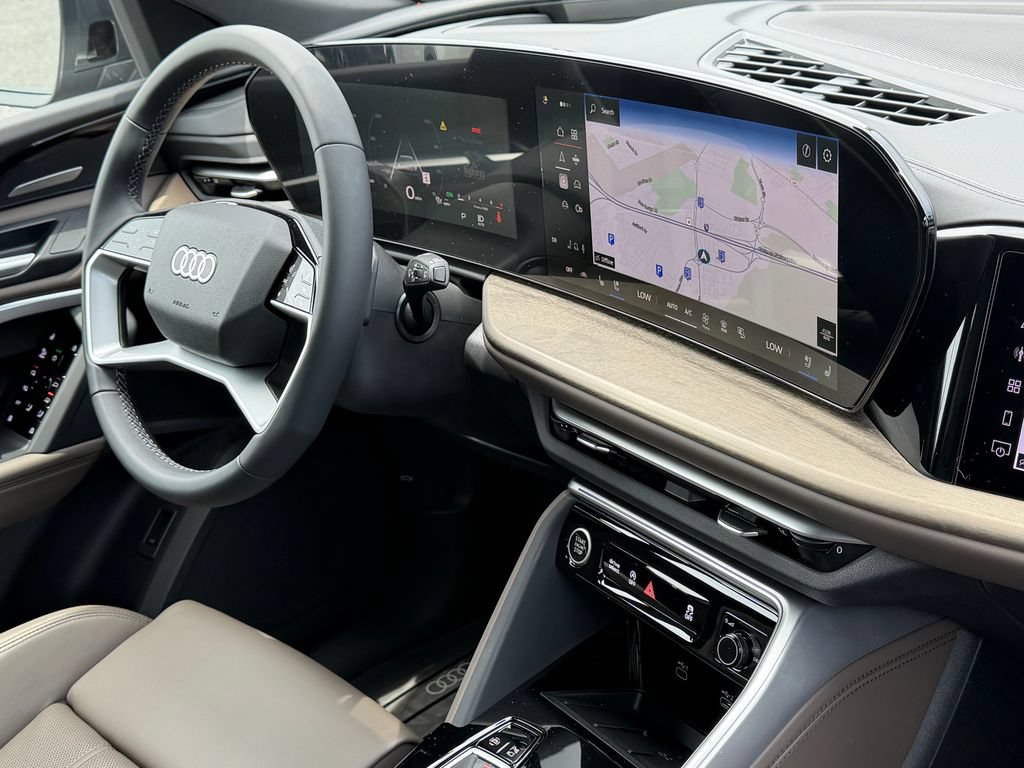 Certified 2025 Audi Q5 Prestige AWD/4WD image 13