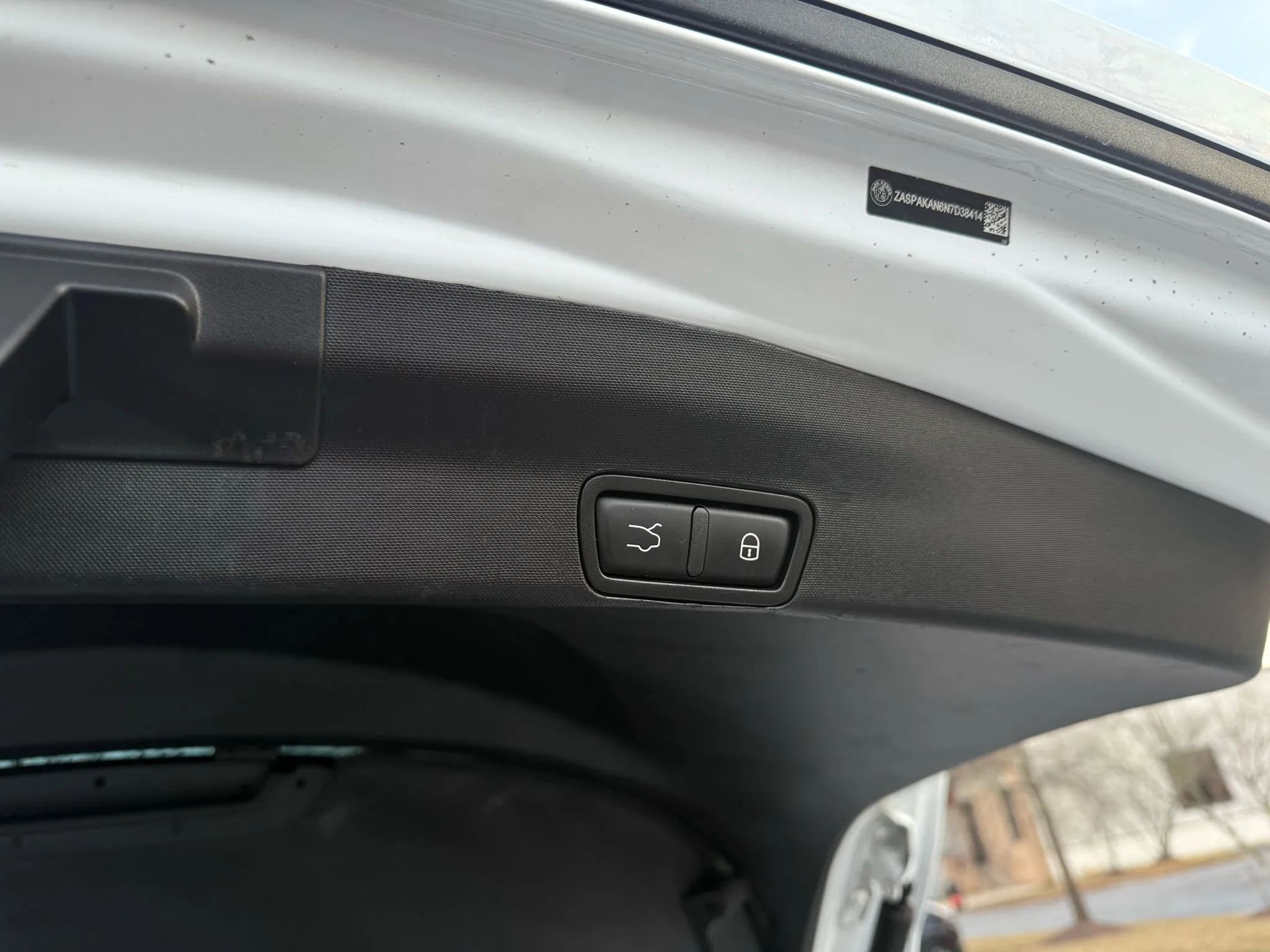 Used 2022 Alfa Romeo Stelvio Sprint image 16