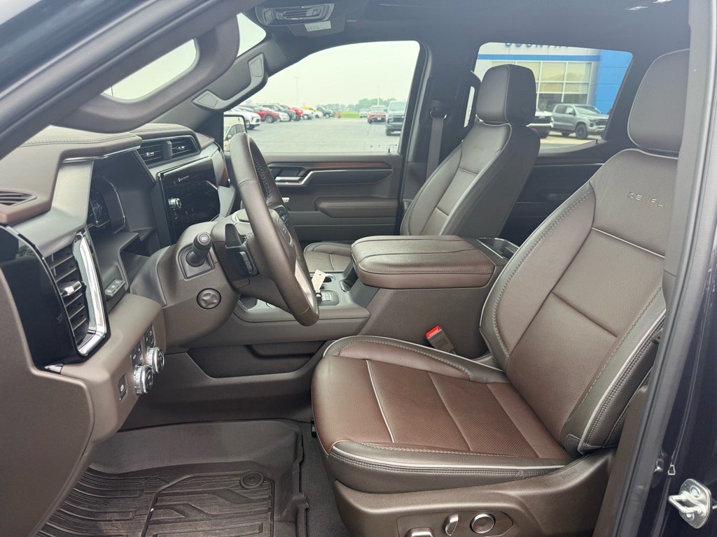 Used 2025 GMC Sierra 1500 Denali w/ Denali Reserve Package AWD/4WD image 13