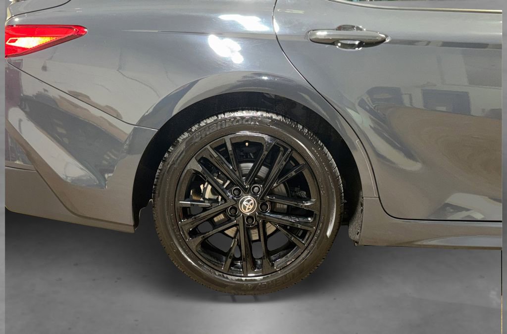 Used 2025 Toyota Camry SE image 18