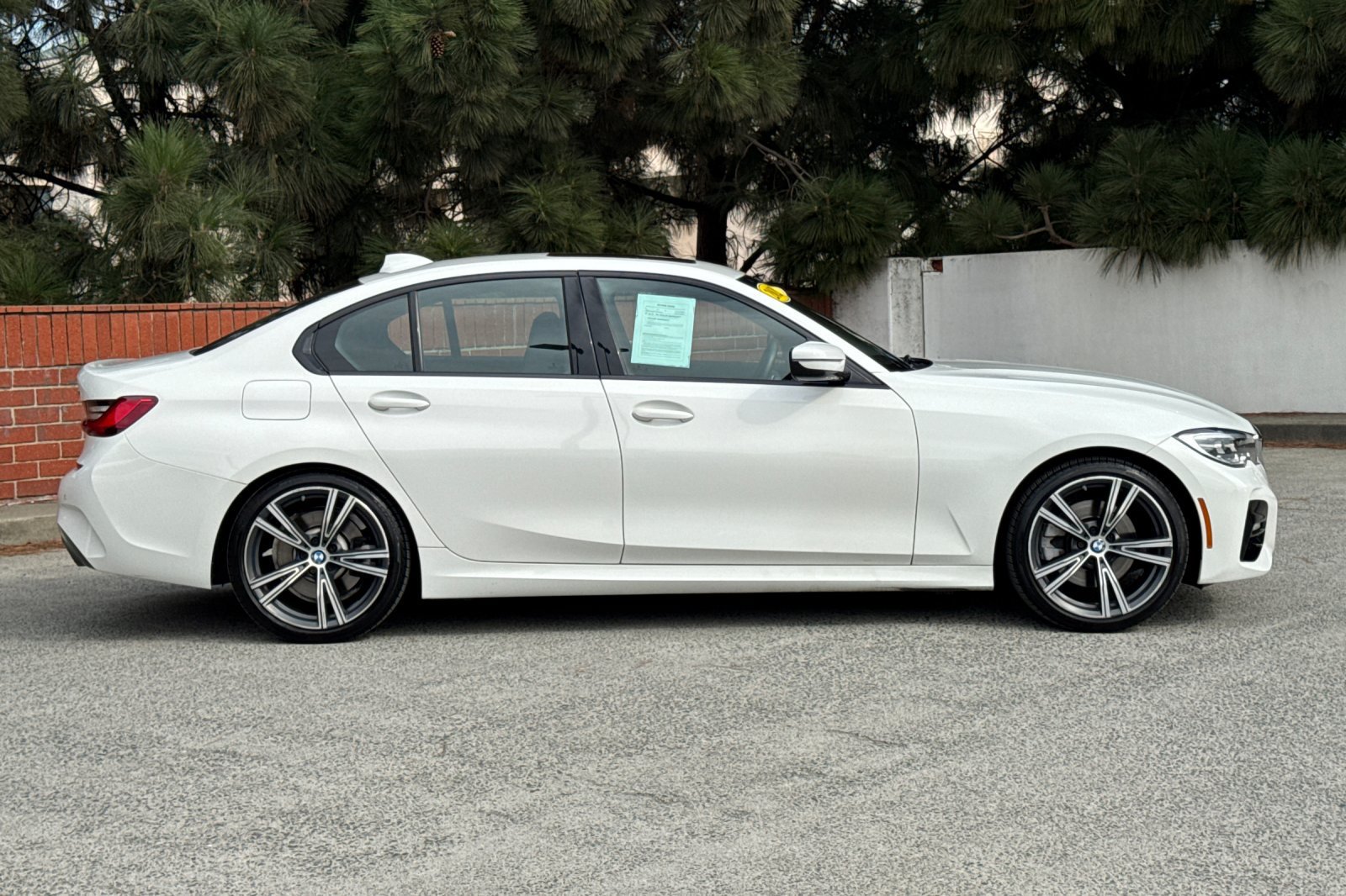 Used 2021 BMW 330i Sedan w/ M Sport Package RWD image 3