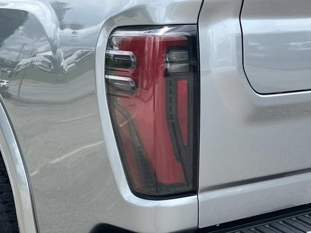 Used 2024 GMC Sierra 2500 AT4 w/ Technology Package AWD/4WD image 11