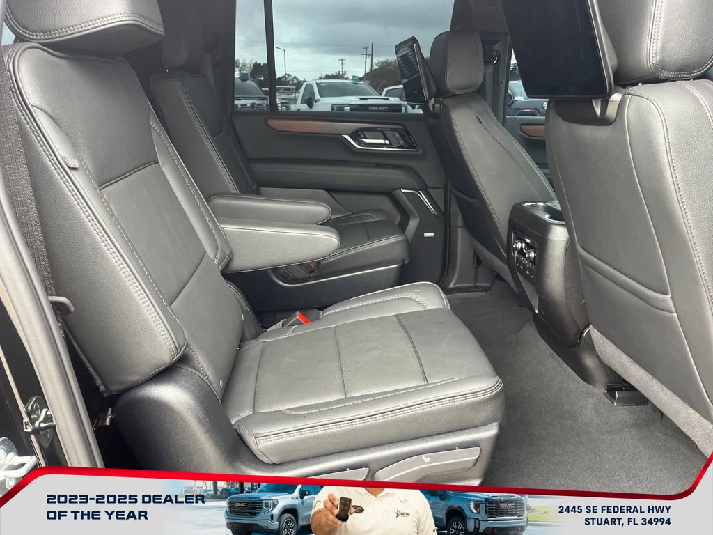 Used 2025 GMC Yukon XL Denali w/ Denali Reserve Package image 18