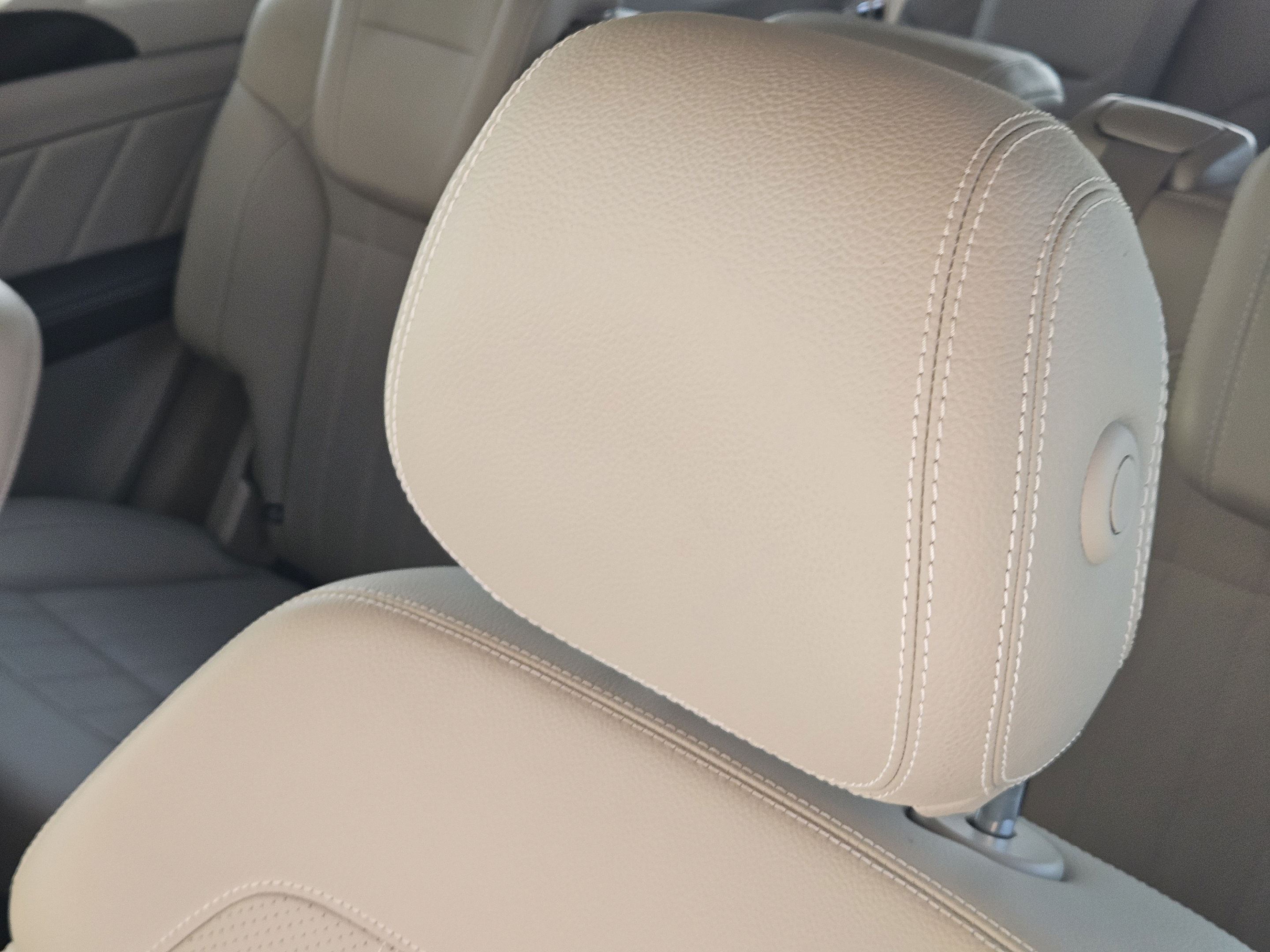 Used 2015 Mercedes-Benz GL 450 4MATIC image 11