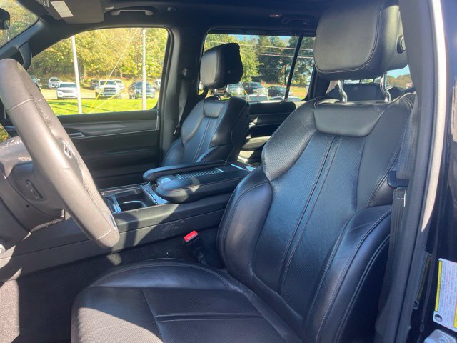 Used 2022 Jeep Wagoneer Series III AWD/4WD image 11