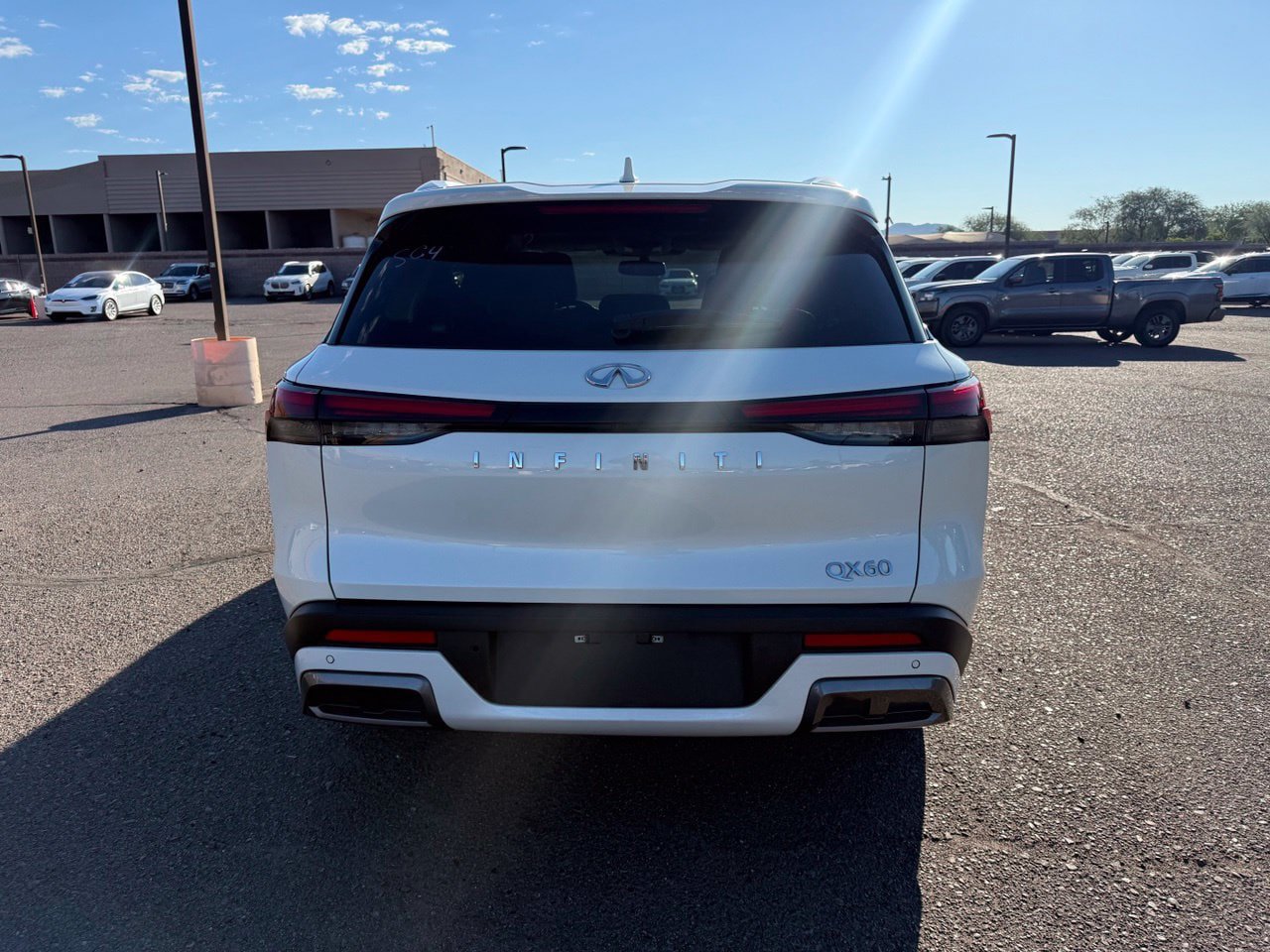 Used 2022 INFINITI QX60 Luxe w/ Cargo Package FWD image 6