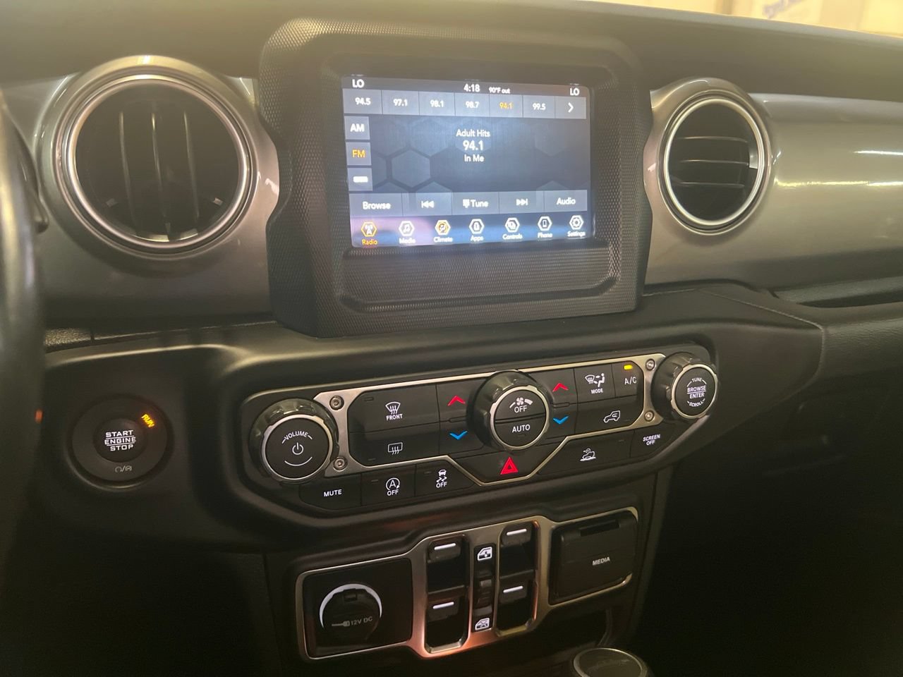 Used 2021 Jeep Gladiator Overland AWD/4WD image 29