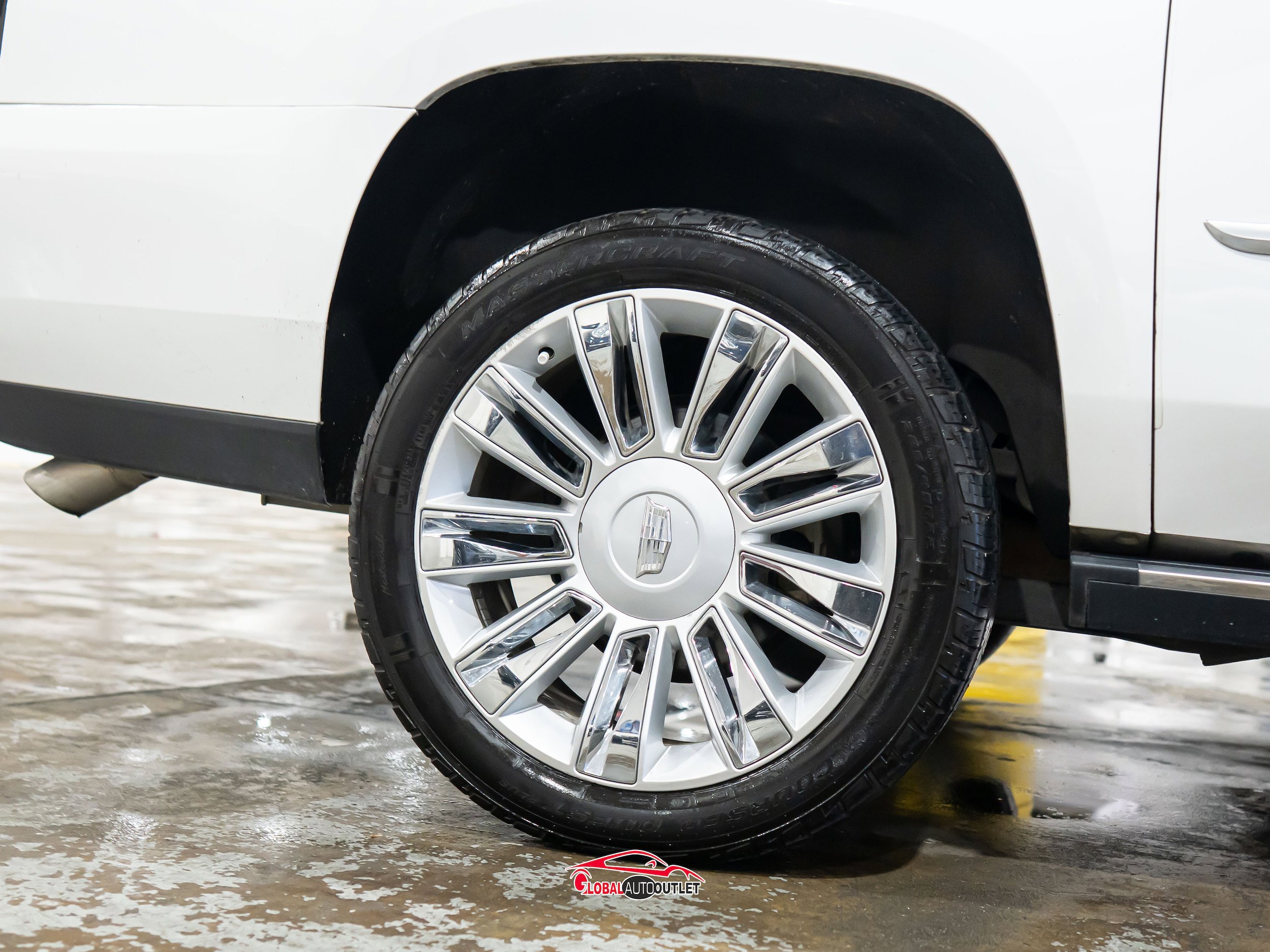 Used 2018 Cadillac Escalade ESV Platinum AWD/4WD image 11