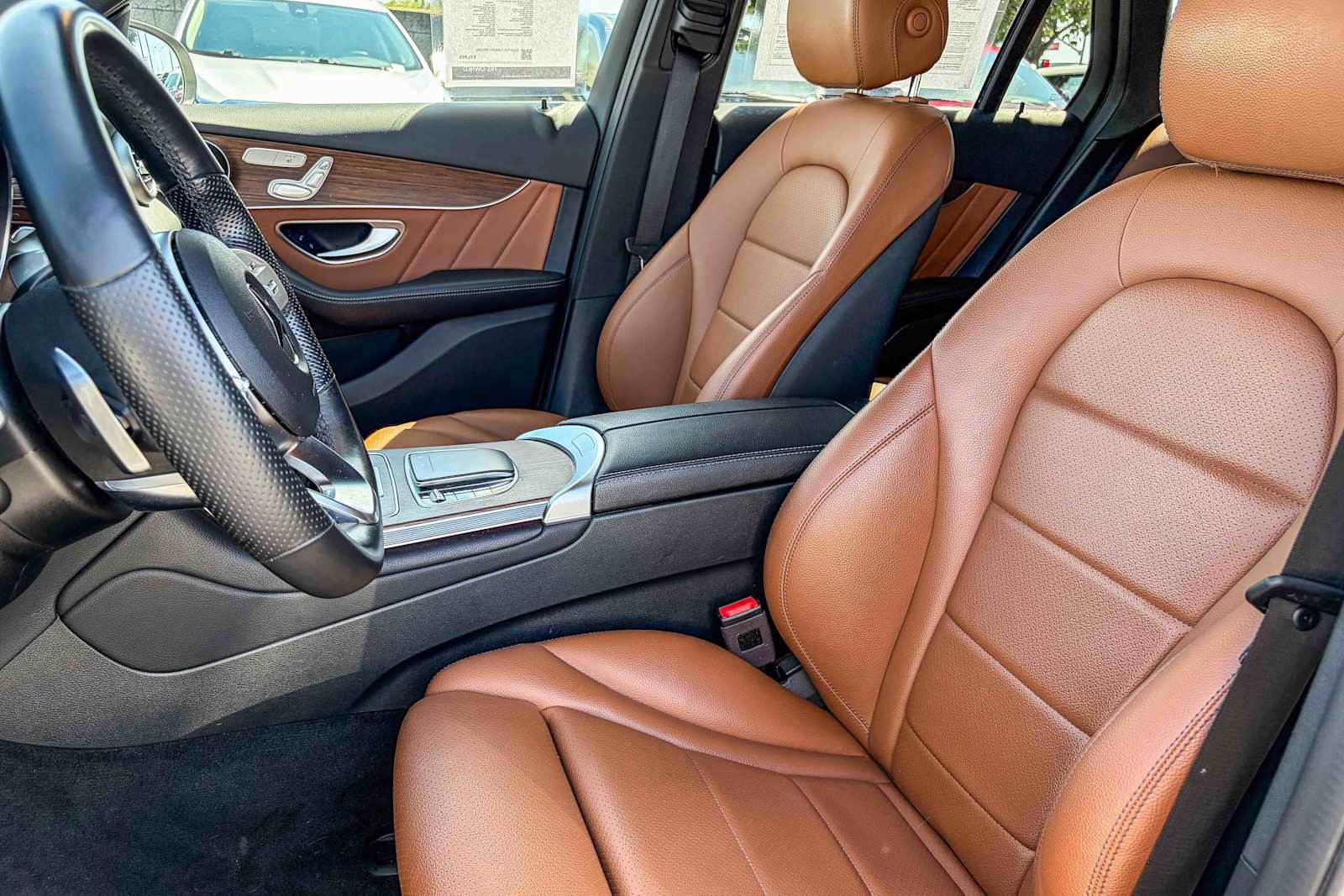 Used 2022 Mercedes-Benz GLC 300 4MATIC image 16