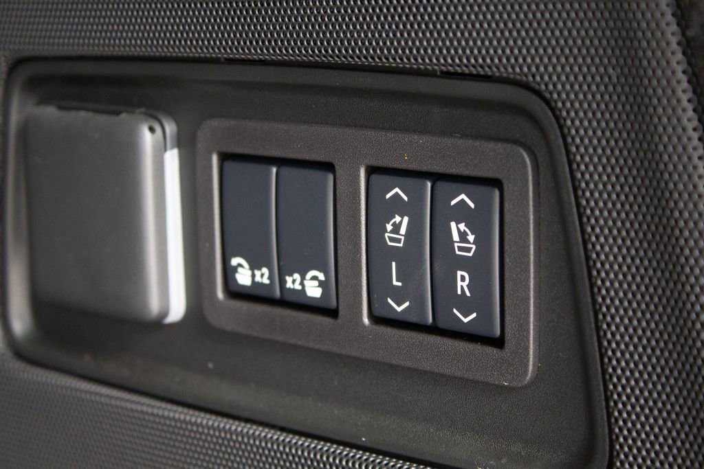 Used 2025 Cadillac Escalade V image 25