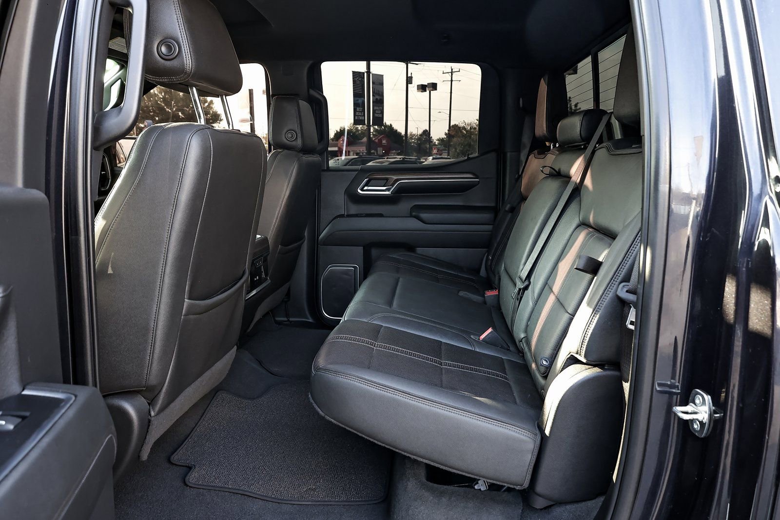 Used 2023 Chevrolet Silverado 1500 High Country image 19