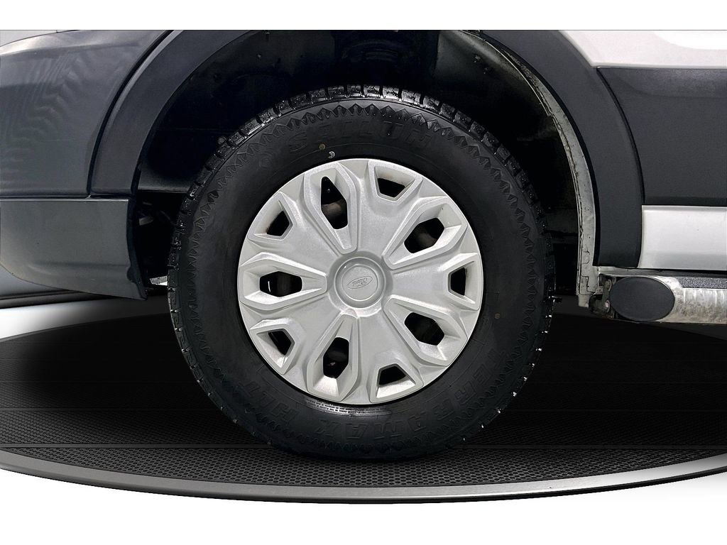 Used 2019 Ford Transit 250 130 Low Roof w/ Exterior Upgrade Package image 9