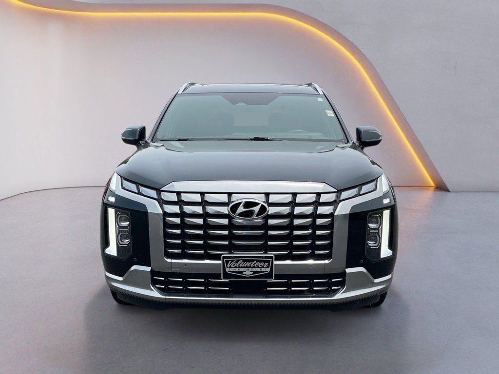 Used 2024 Hyundai Palisade Calligraphy image 2