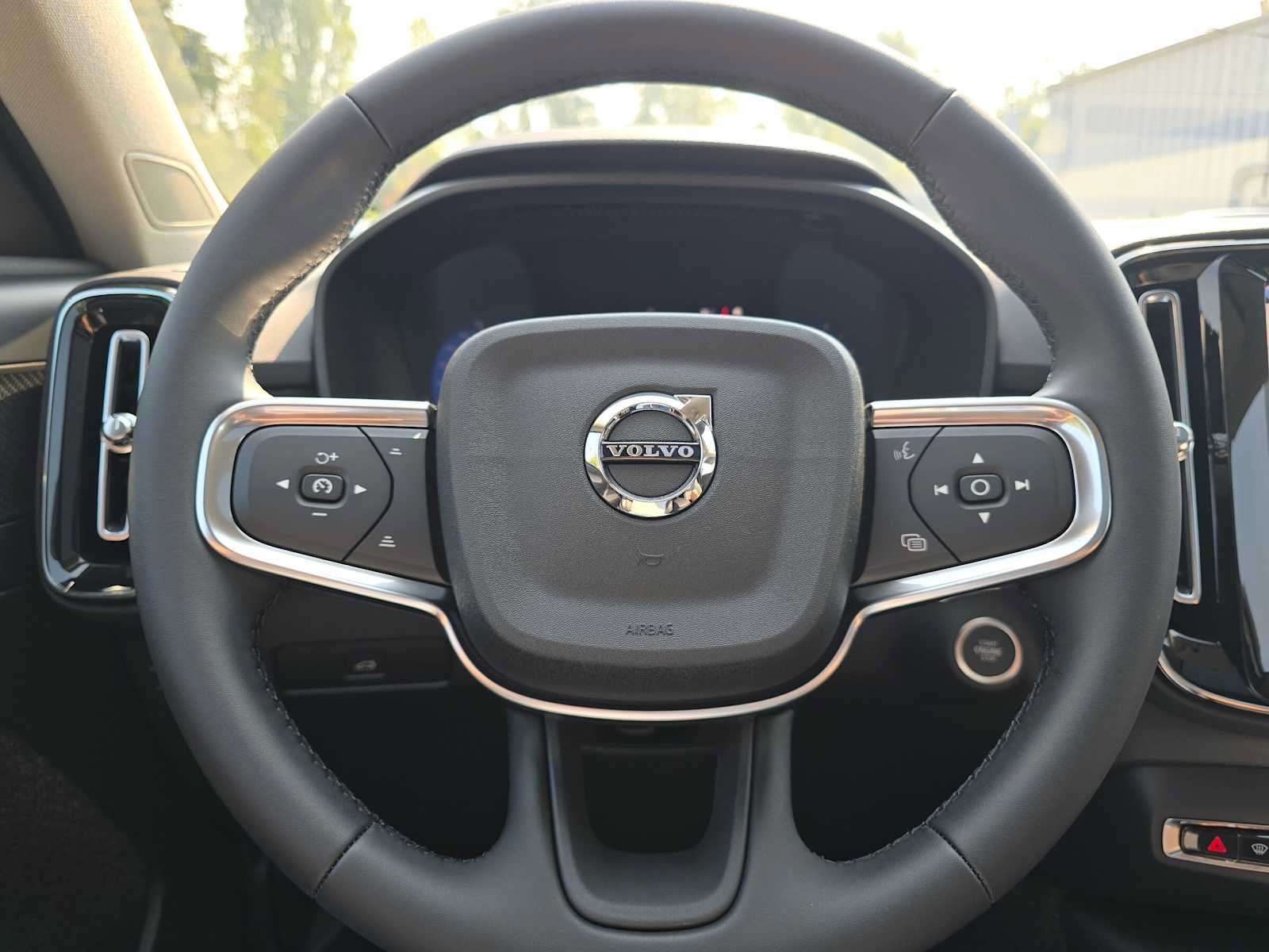 New 2026 Volvo XC40 B5 Ultra w/ Protection Package Premier AWD/4WD image 24