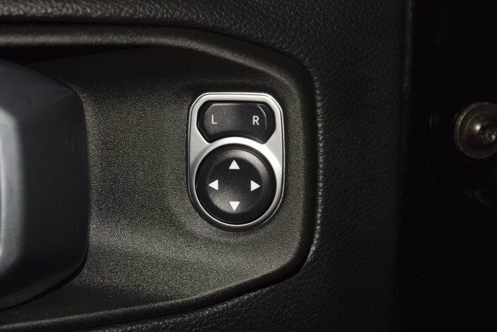 Used 2021 Jeep Wrangler Unlimited Sahara AWD/4WD image 45