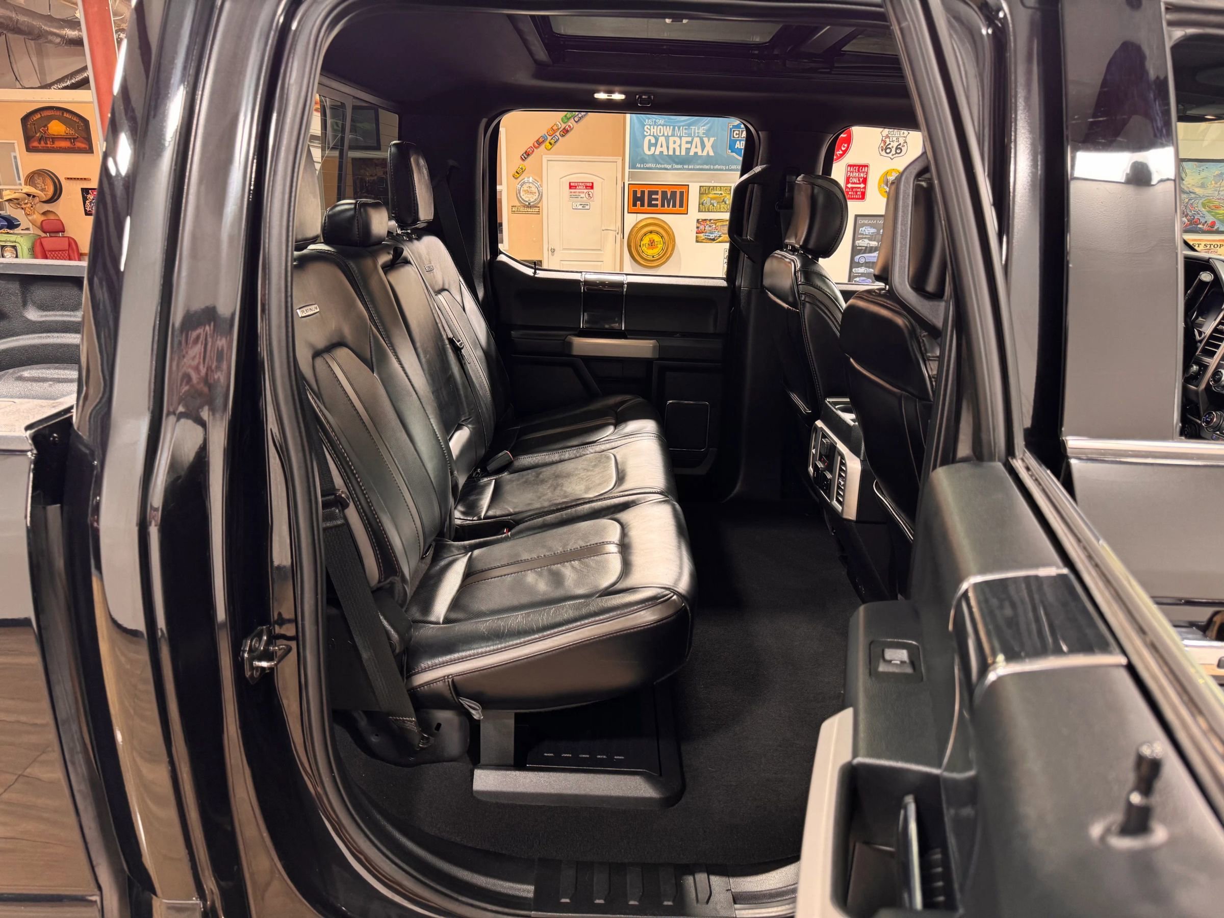 Used 2020 Ford F250 Platinum w/ FX4 Off-Road Package image 17