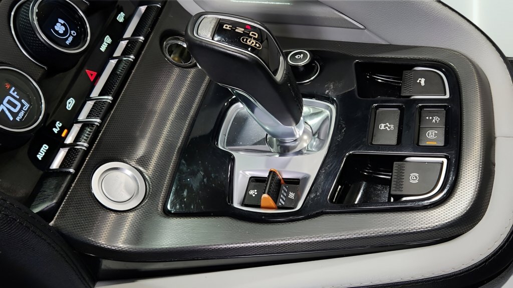 Used 2015 Jaguar F-TYPE S RWD image 31