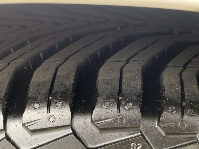 Used 2012 Lexus IS 250 w/ F-Sport Pkg w/Summer Tires RWD image 32