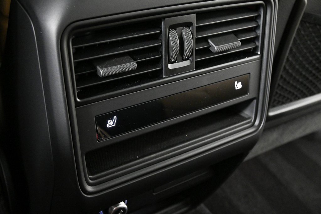 Used 2025 Porsche Cayenne image 21