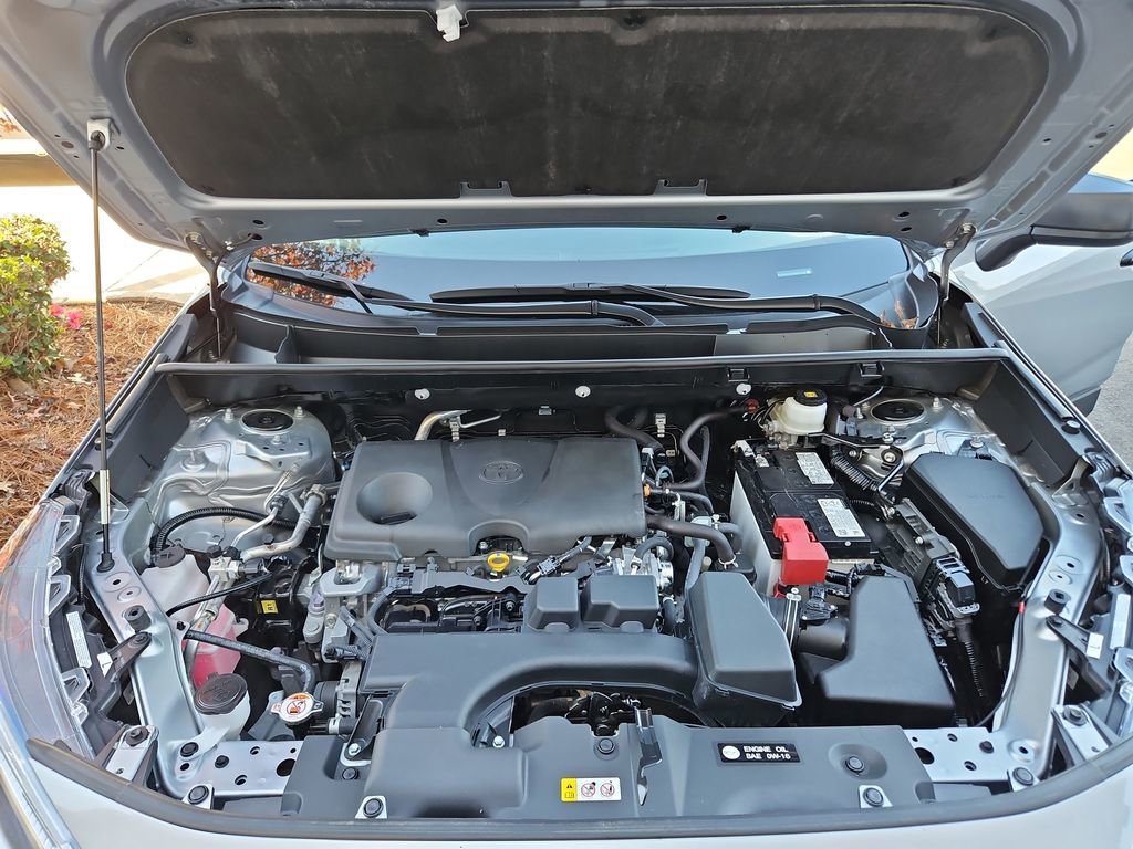Used 2025 Toyota RAV4 LE image 32