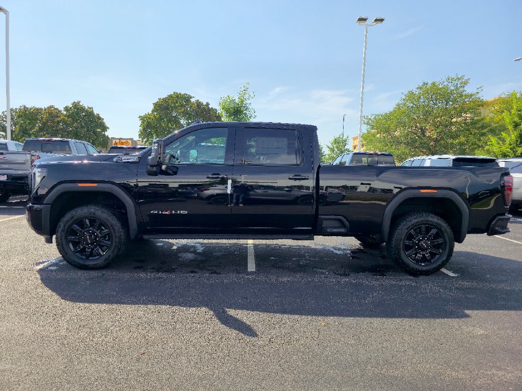 New 2026 GMC Sierra 2500 AT4 w/ AT4 Premium Plus Package AWD/4WD image 11