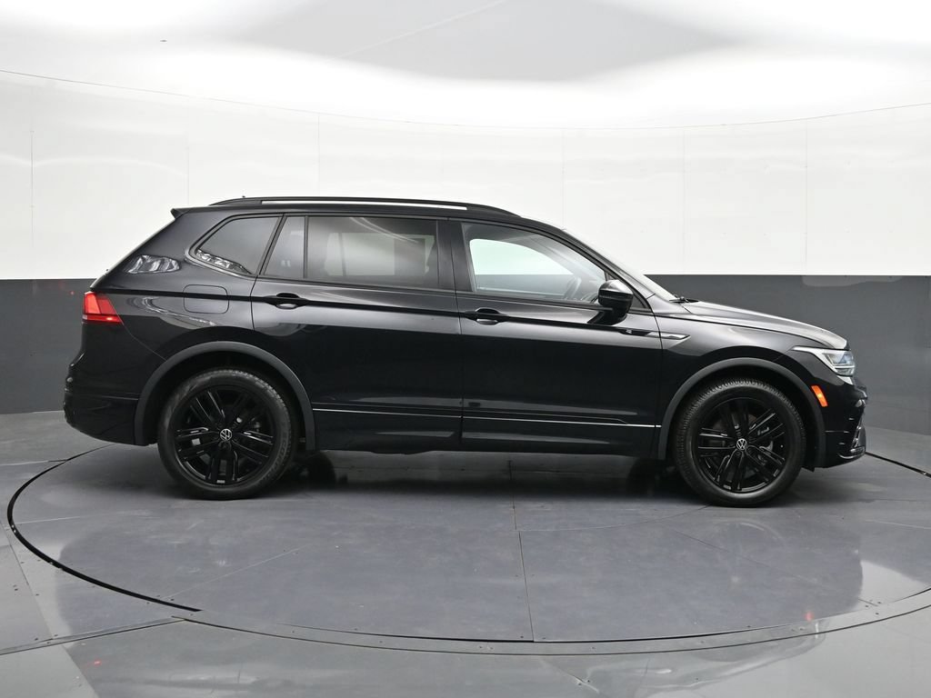 Used 2022 Volkswagen Tiguan SE R-Line FWD image 6
