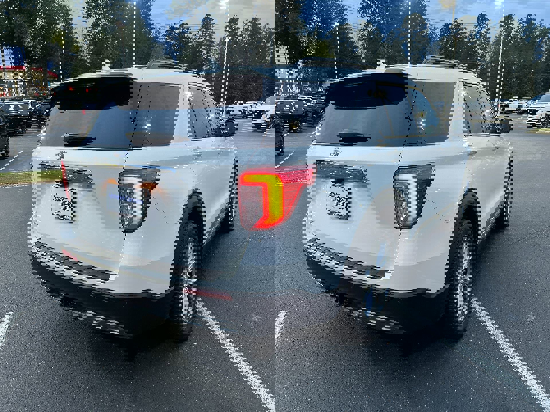 Used 2023 Ford Explorer XLT w/ Equipment Group 202A image 9