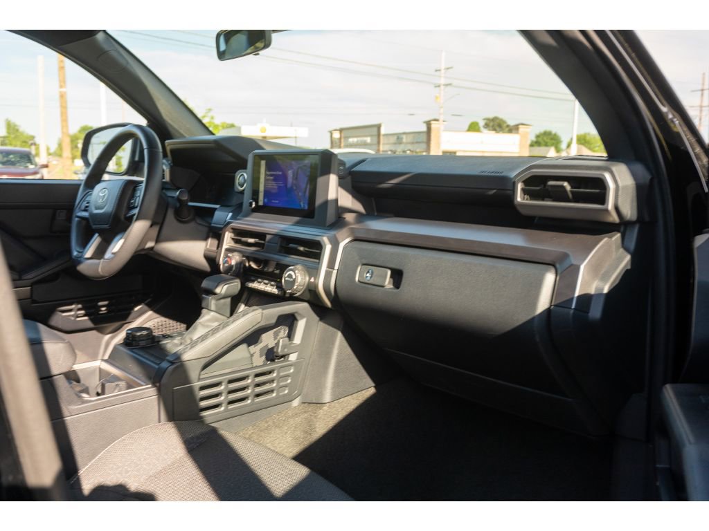 Used 2025 Toyota 4Runner SR5 AWD/4WD image 16