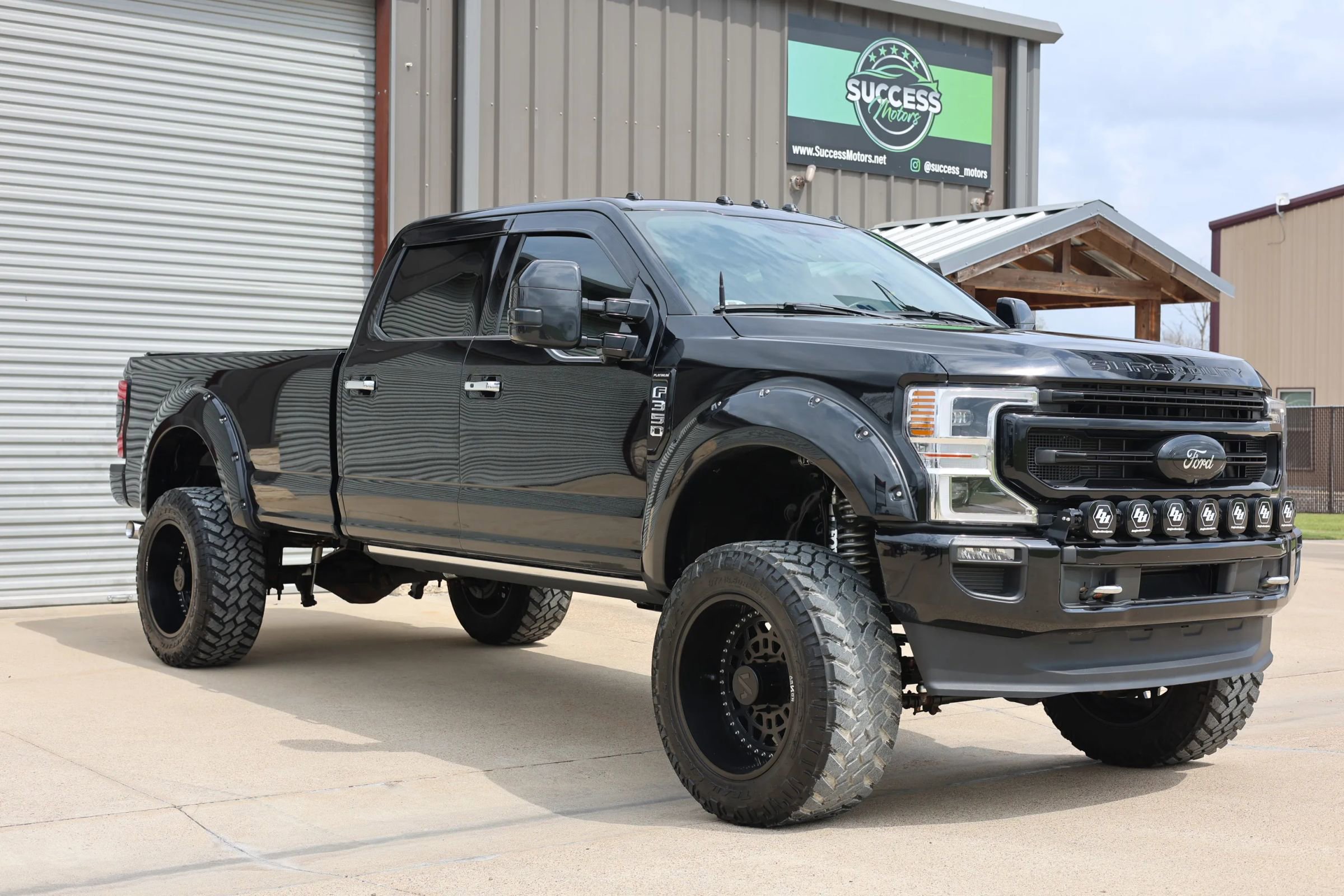 Used 2021 Ford F350 Platinum w/ FX4 Off-Road Package image 1