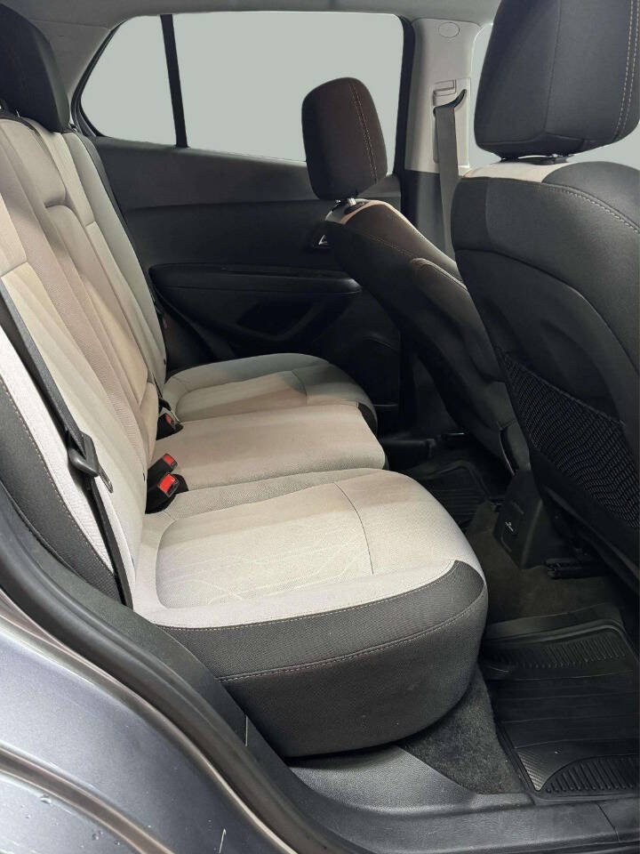Used 2020 Chevrolet Trax LT FWD image 8