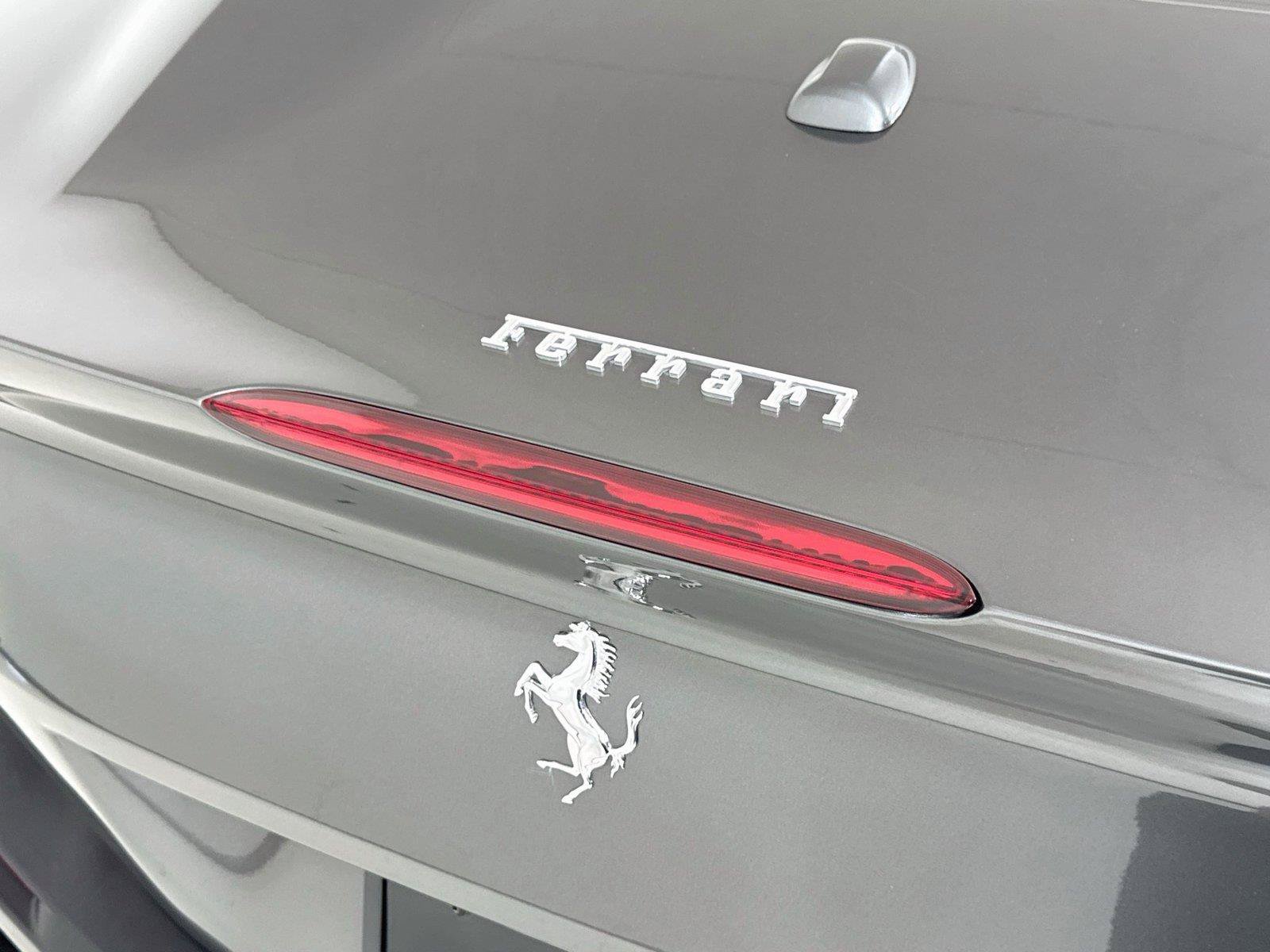 Used 2019 Ferrari Portofino RWD image 34